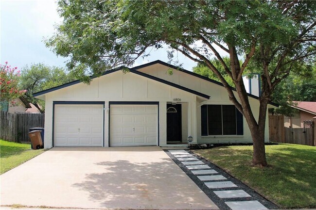 Building Photo - 6806 Lunar Dr