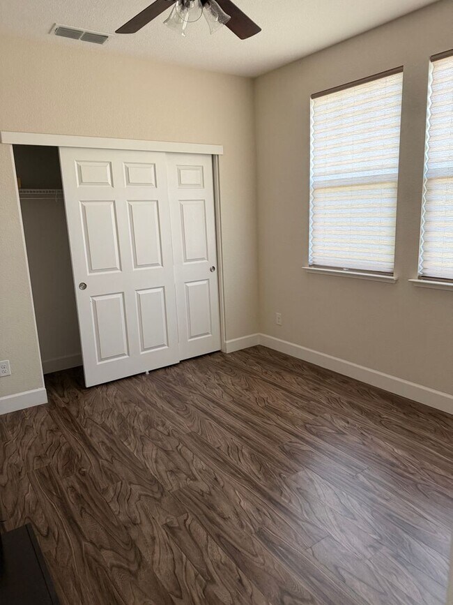 Building Photo - 4668 Lue Ln