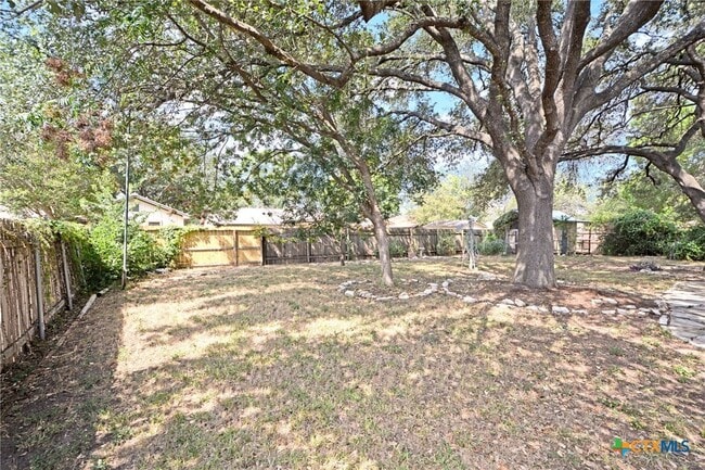 Building Photo - 1215 Clearwater Dr