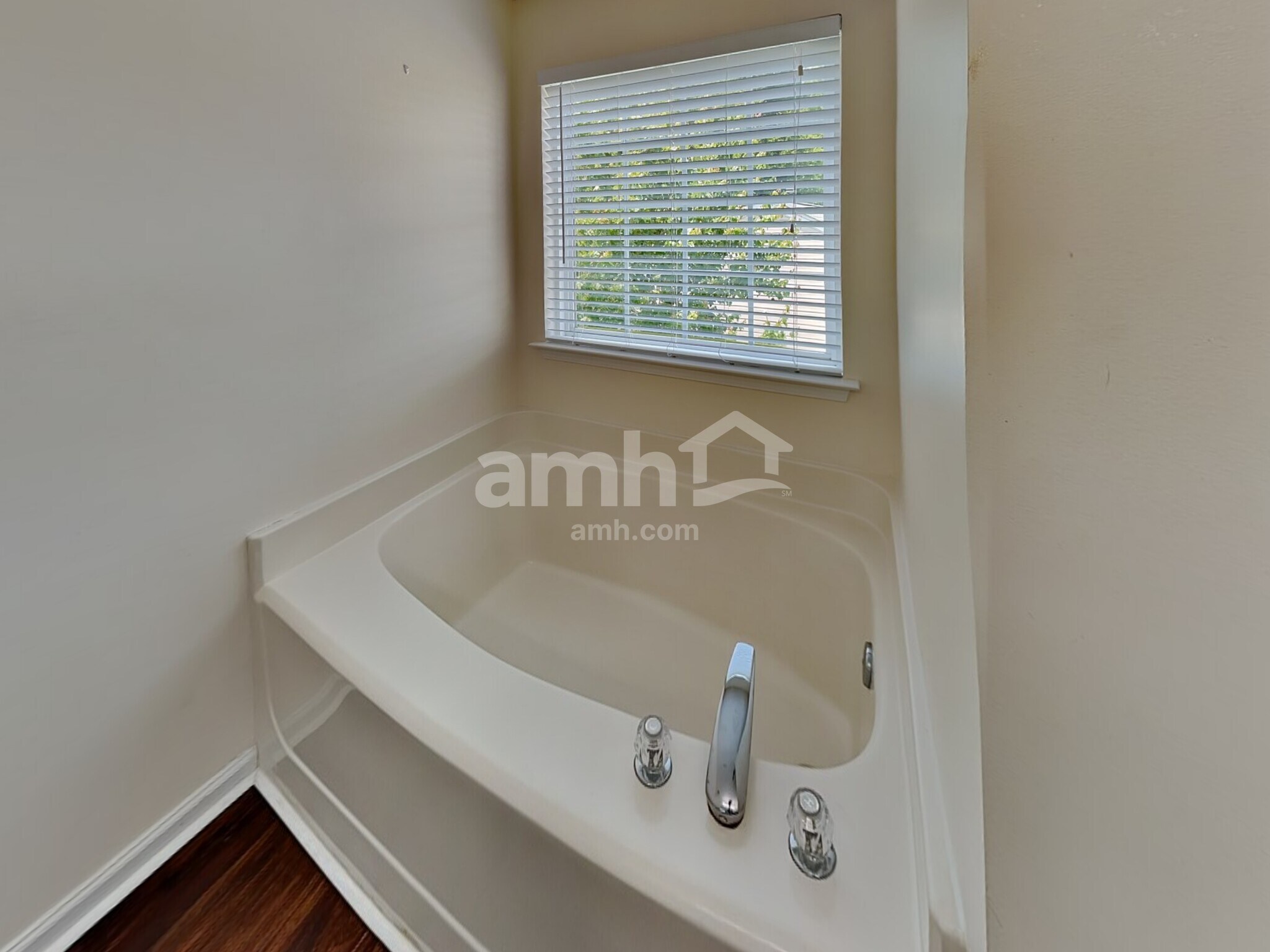 Building Photo - 4104 Hunters Trail Dr