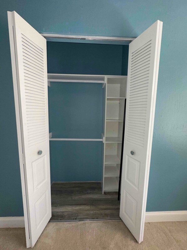 Building Photo - 955 Schumann Dr