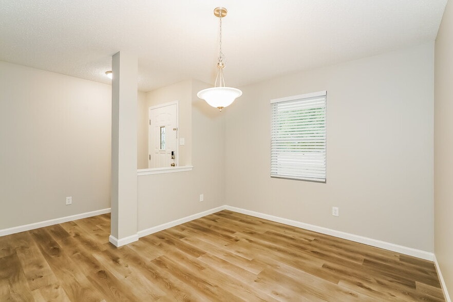 Building Photo - 8418 Spring Wind Dr