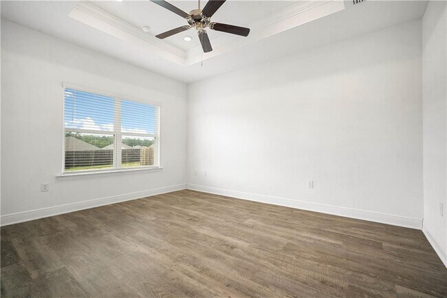 Building Photo - 13137 Cavalier St