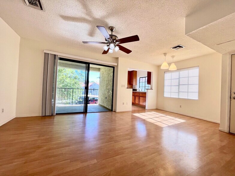 Building Photo - 4747 Nara Vista Way