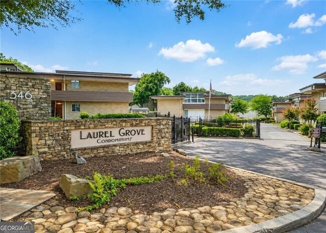 Building Photo - 346 Carpenter Dr NE