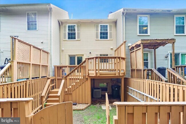 Building Photo - 5834 Waterdale Ct