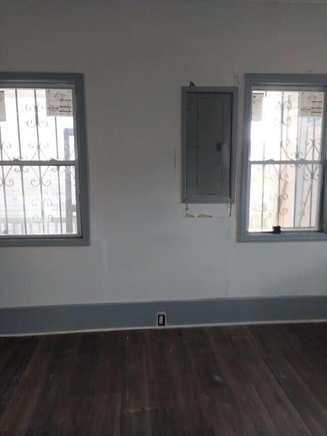 Building Photo - 13 Allway St