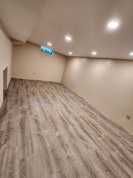Building Photo - 1103 Ravenwood Ave
