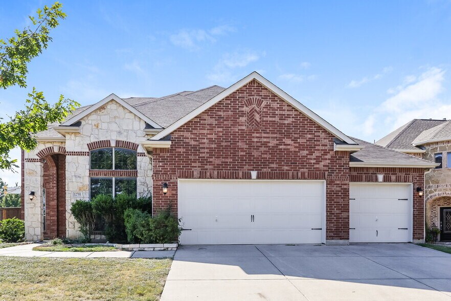 Primary Photo - 12701 Campolina Way