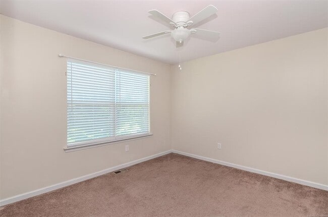 Building Photo - 9001 Cocos Path