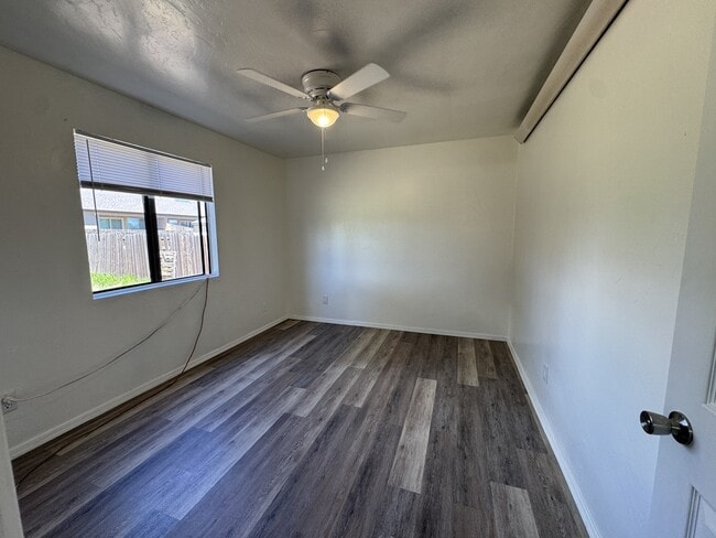 Building Photo - 2996 N Truwood Dr