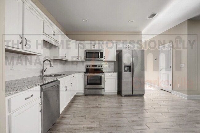 Building Photo - 402 Shelby St