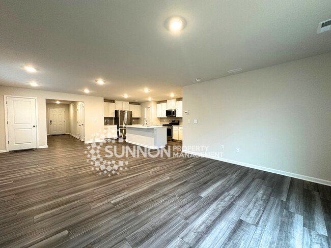 Building Photo - Brand-New 5-Bed Home with Basement & Flex ...