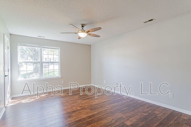 Building Photo - 20 Fairhope Ln