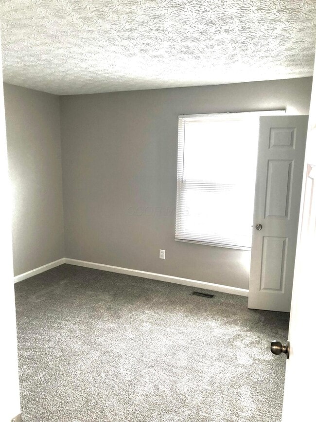 Building Photo - 5700 Crossing Ct