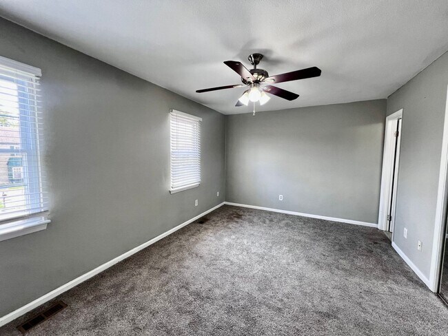 Building Photo - Beautiful Corner Lot Townhome in the heart...