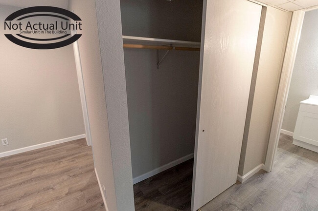 Building Photo - 3408 Balboa Ln