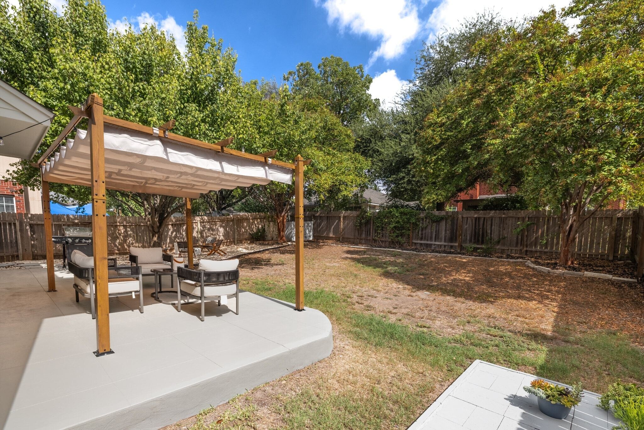 Building Photo - 2206 Rick Whinery Dr