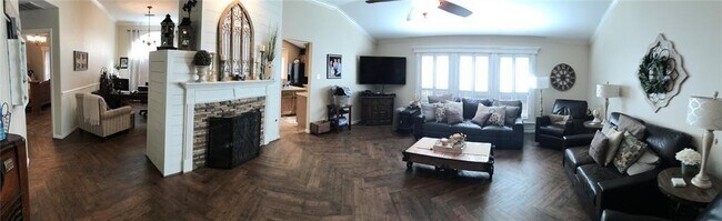 Building Photo - 20726 Redbud Trail
