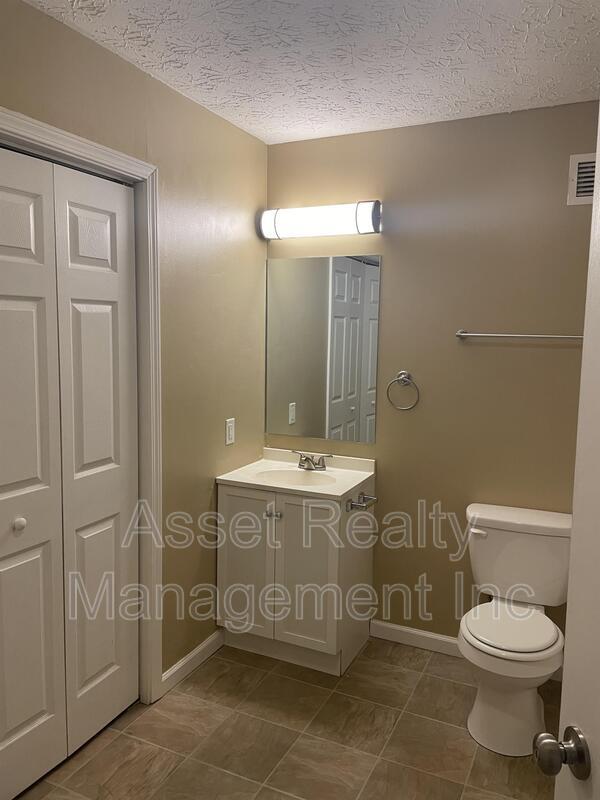Building Photo - 2817 Colt Dr NE