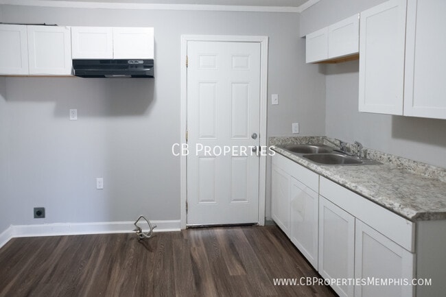 Building Photo - 2883 Barron Ave