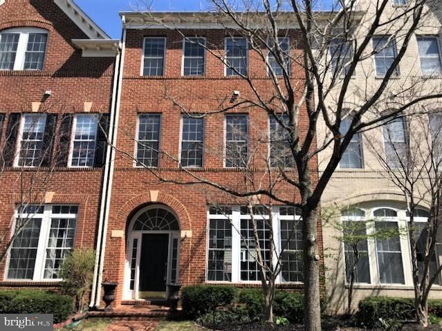 Building Photo - 1115 Crestfield Dr