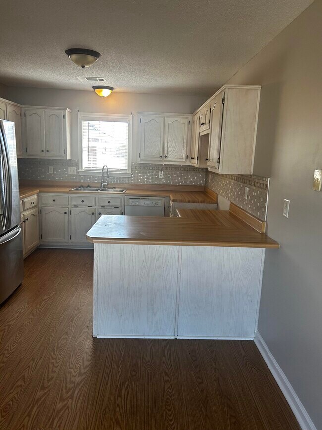 Building Photo - 125 Janis Marie Cove