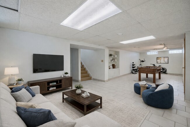 Building Photo - AVAILABLE NOW! Beautifully Updated 3-Bedroom Home with High-End Finishes!