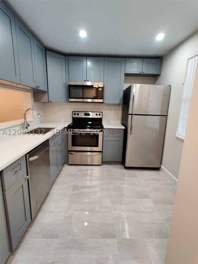 Building Photo - 8750 Royal Palm Blvd