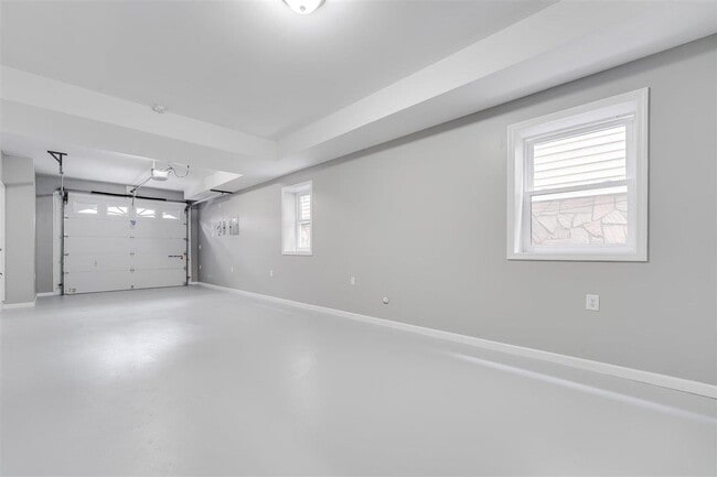 Building Photo - 49 Wade St