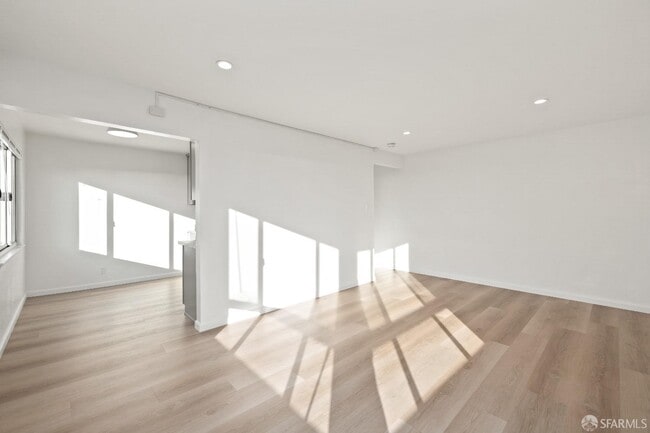 Building Photo - 3100 Taraval St
