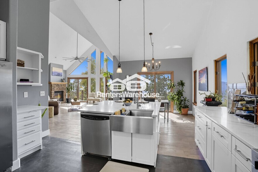 Building Photo - 11760 Baca Rd