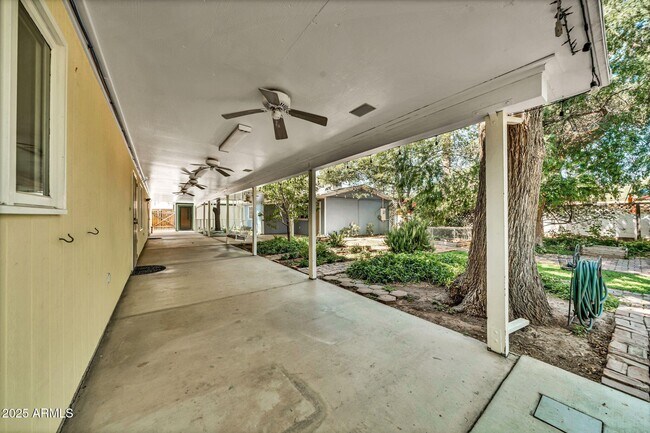 Building Photo - 5123 E Virginia Ave