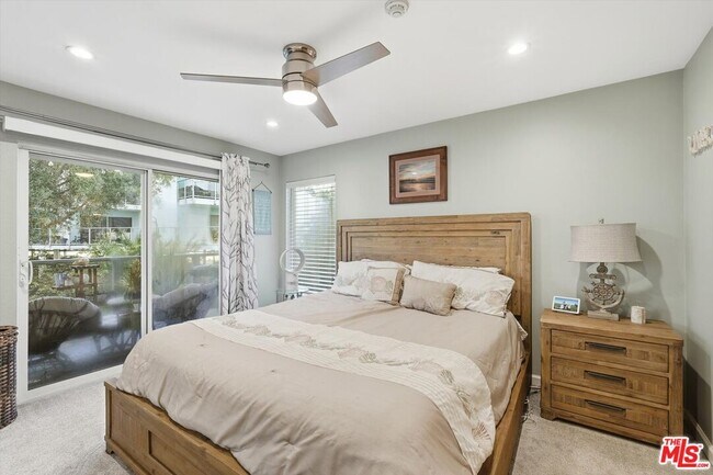 Building Photo - 240 The Village