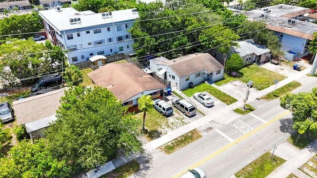 Building Photo - 806 N 24th Ave