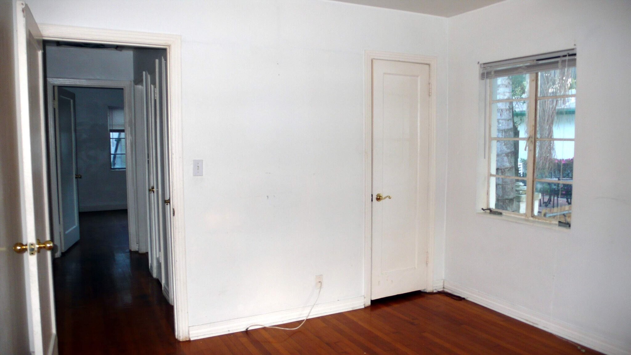 Building Photo - 1530 11th Ave N