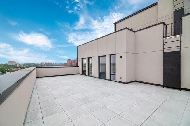 Building Photo - 71-82 Parsons Boulevard