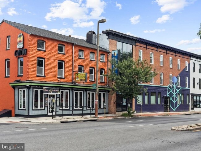 Building Photo - 203 S Madeira St