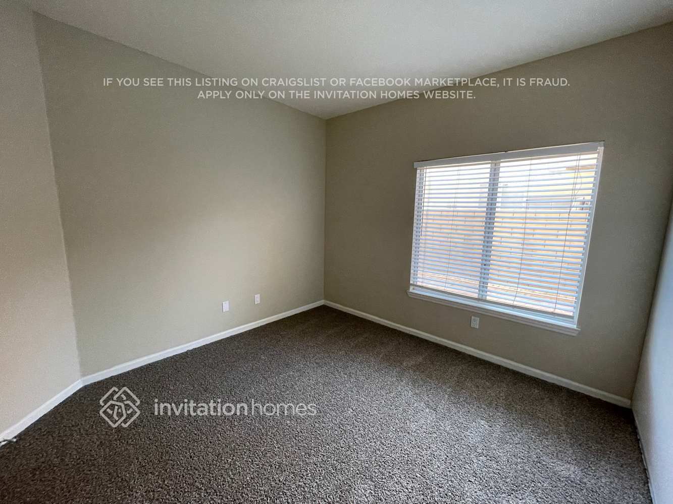 Building Photo - 3205 Lantana Ct