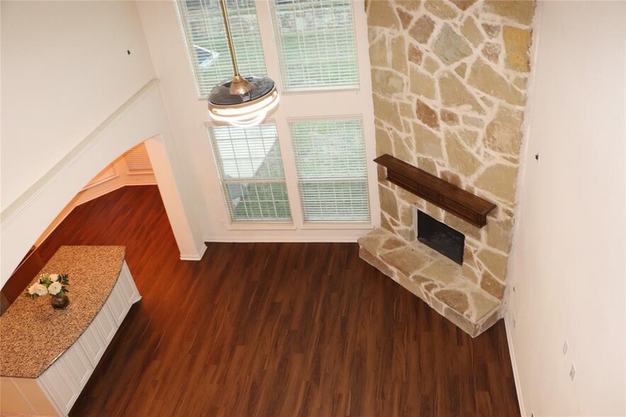 Building Photo - 14209 Sugar Hill Dr