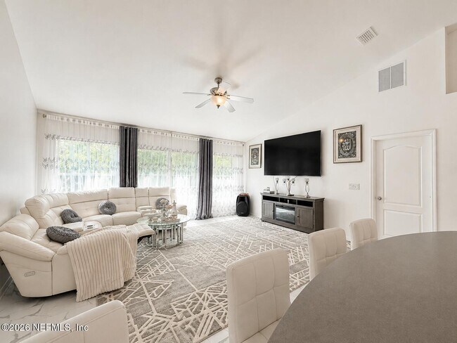 Building Photo - 13687 Devan Lee Dr E