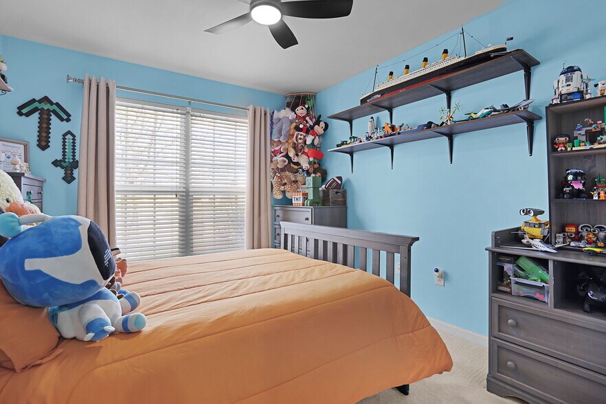 Building Photo - 814 Cone Flower Dr