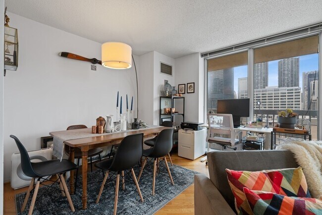 Building Photo - 545 N Dearborn St