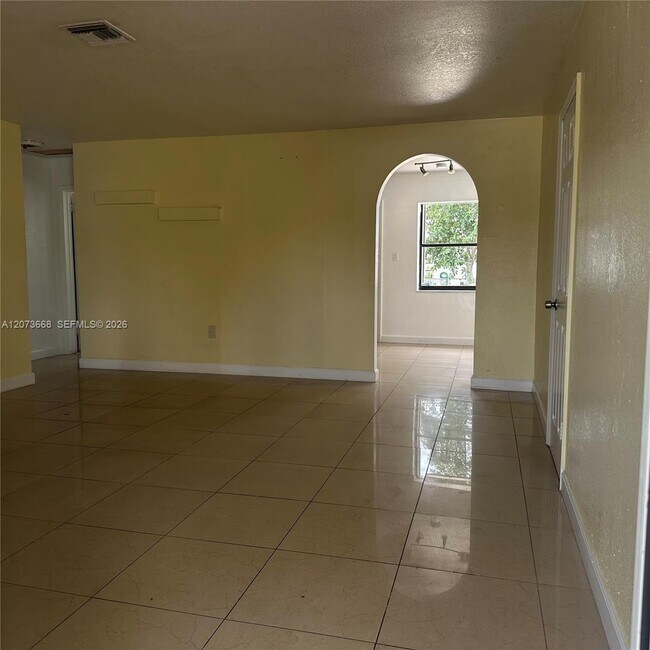 Building Photo - 6432 Flagler St