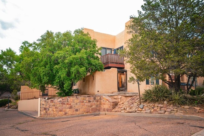 Building Photo - Beautiful Apartment at Los Pueblos de Santa Fe