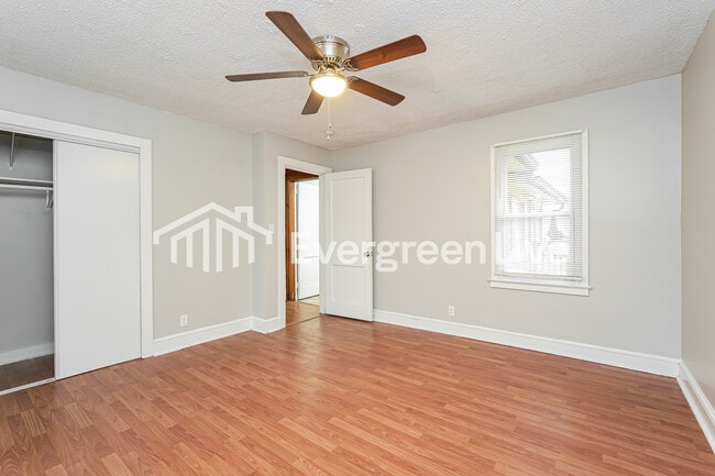 Building Photo - 141 Stewart Rd SE