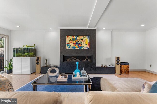 Building Photo - 2820 Ellicott St NW