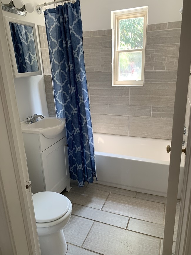 Building Photo - 4627 E Capitol St SE