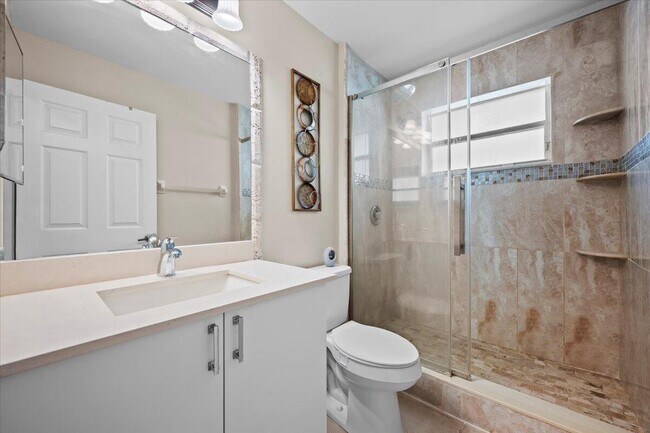 Building Photo - 12127 Sunset Point Dr