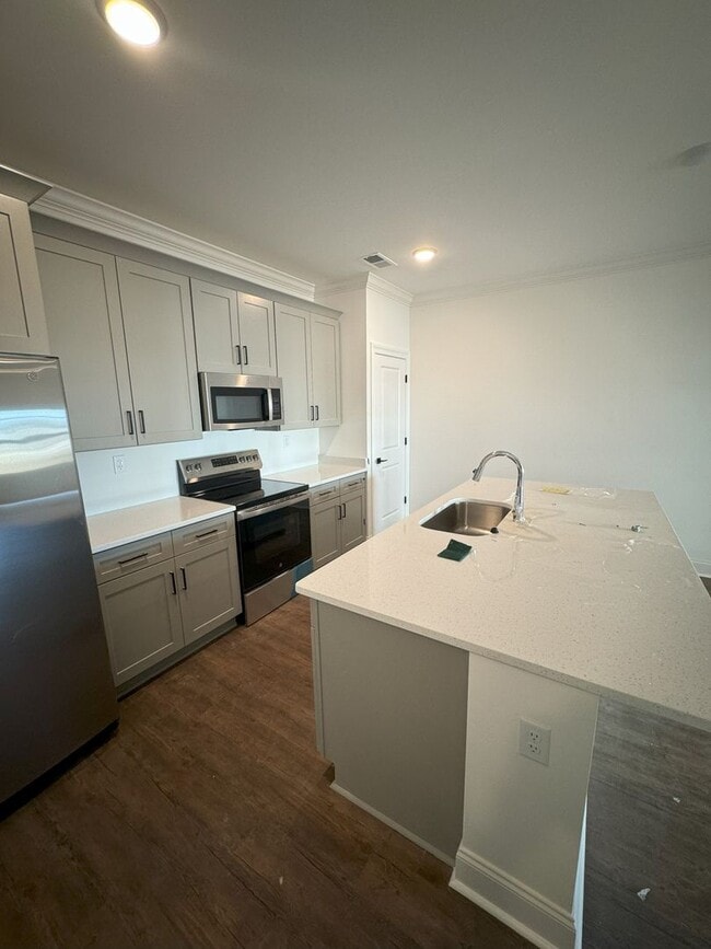 Building Photo - 503 South Grove
